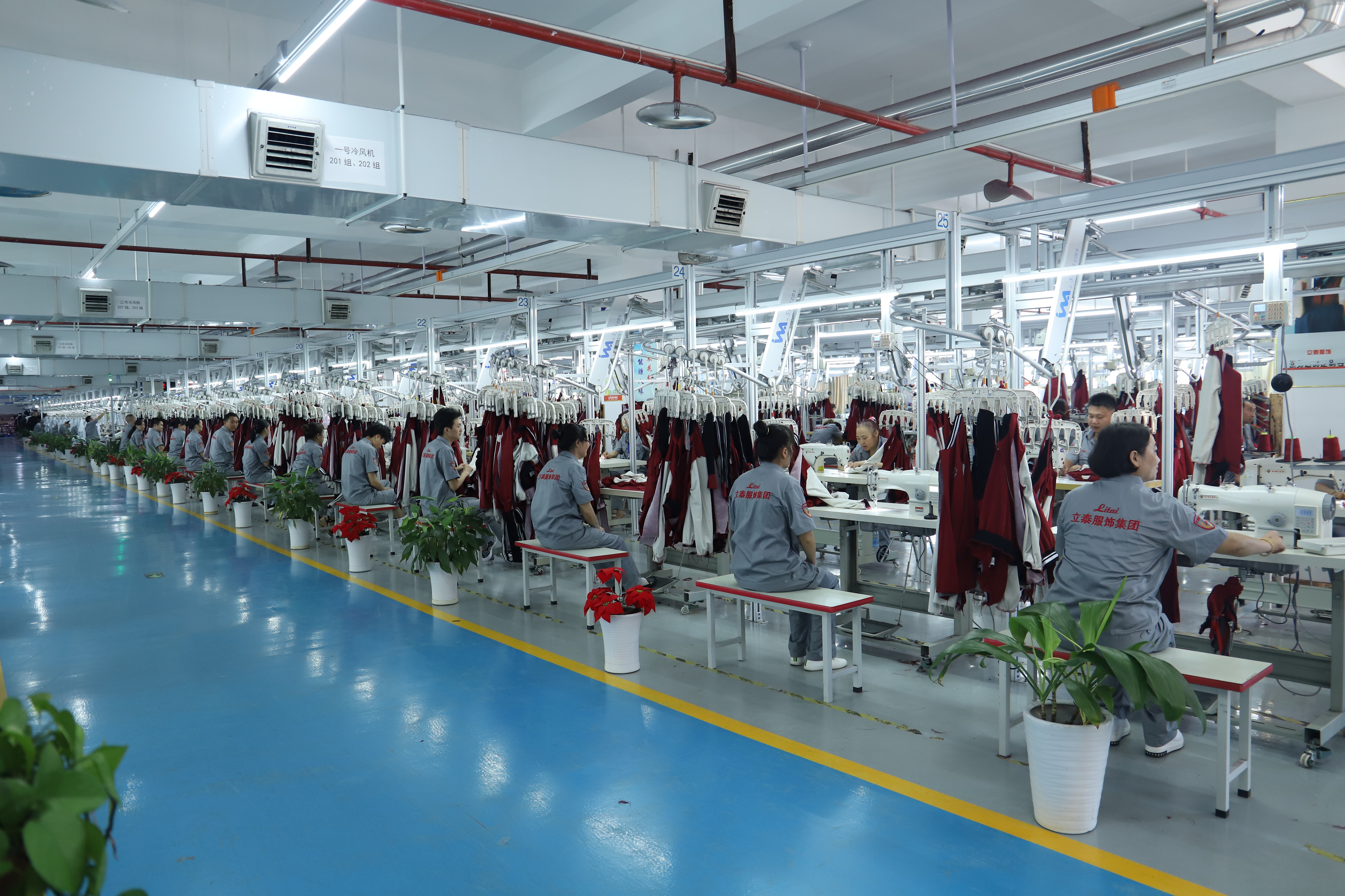 欧宝校服定制工厂